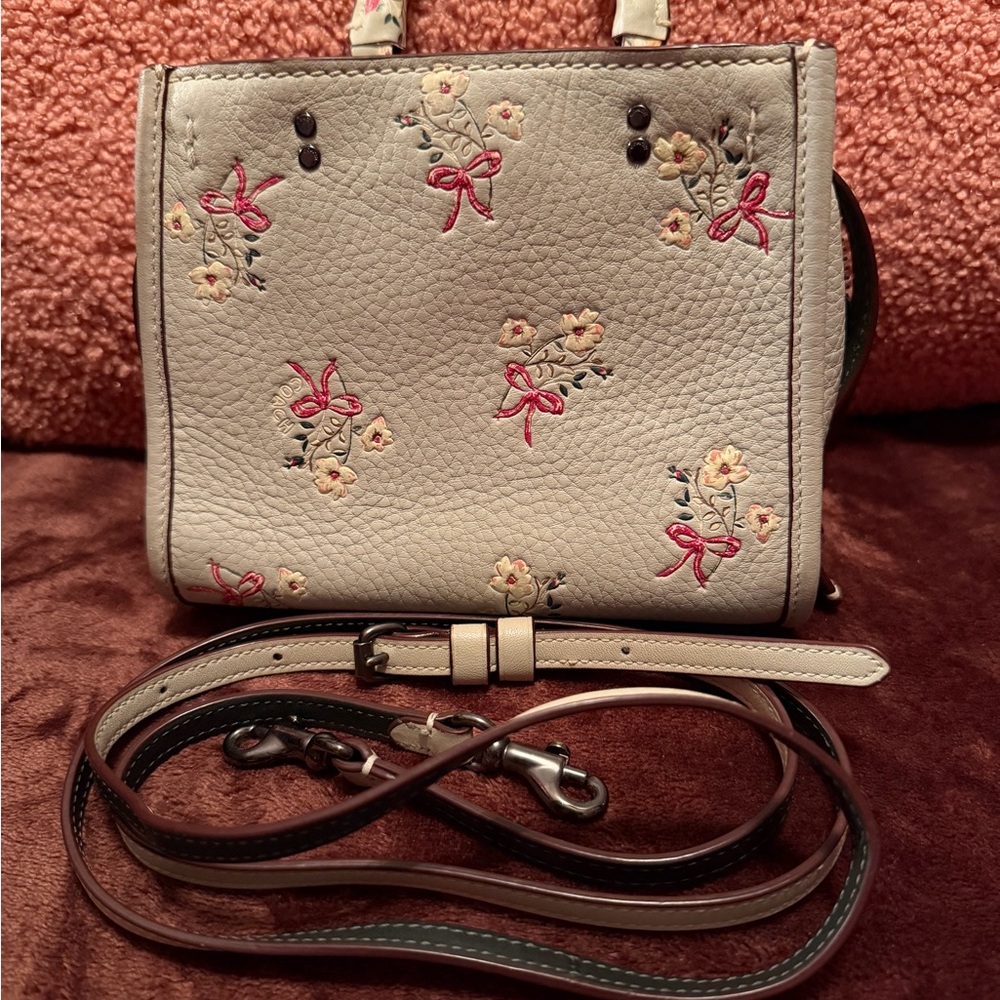 Mint Rogue 17 with Bows